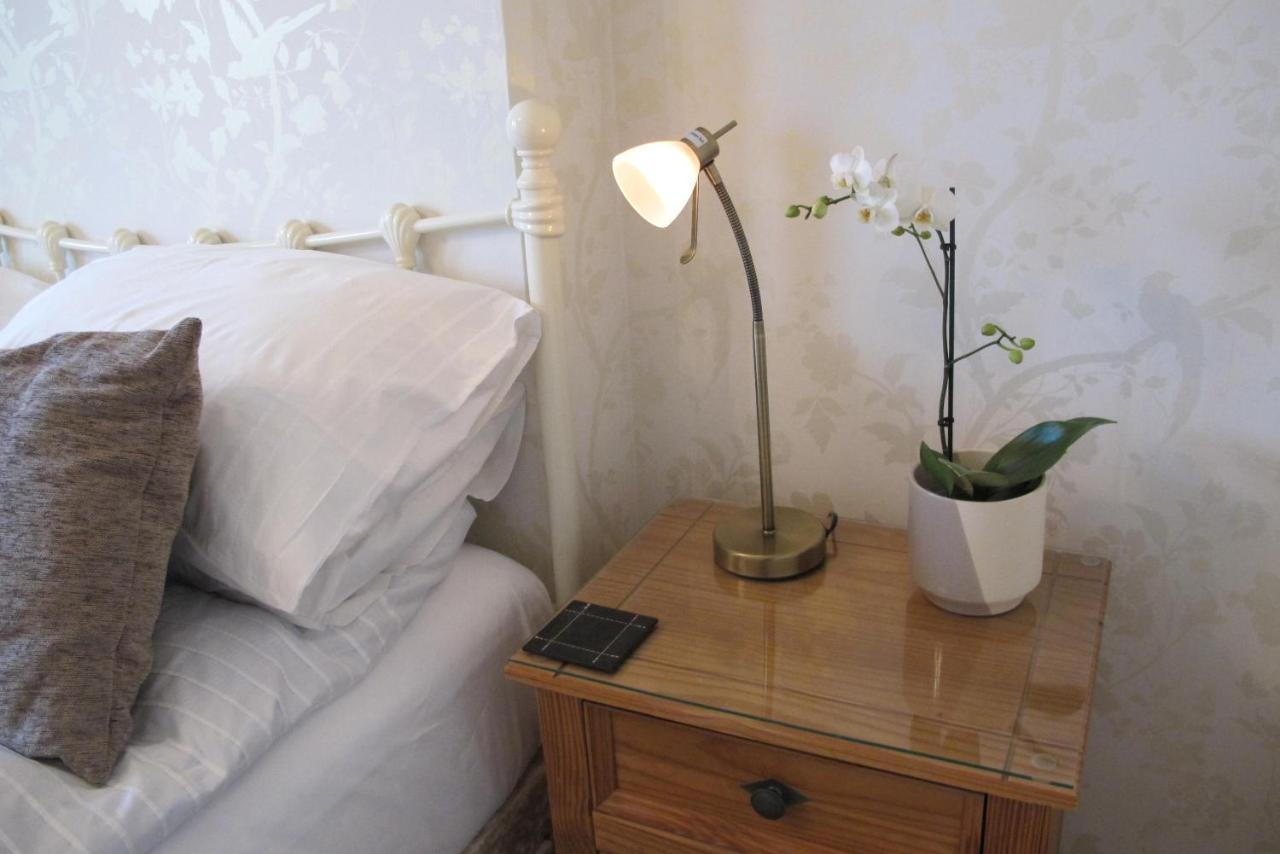 Holmleigh House Bed And Breakfast Сітон Екстер'єр фото