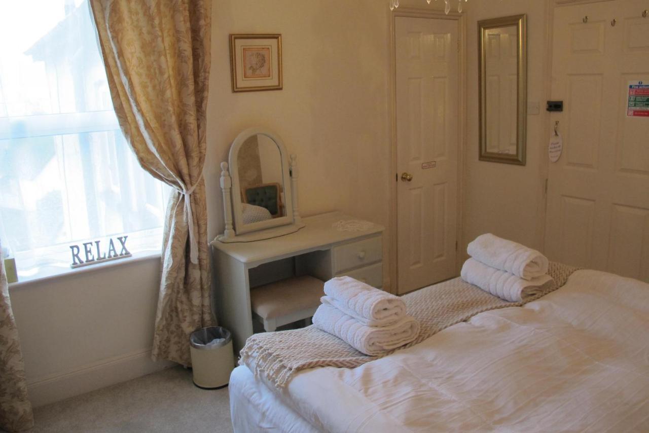 Holmleigh House Bed And Breakfast Сітон Екстер'єр фото